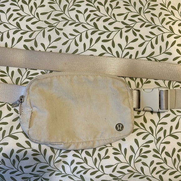 Lululemon belt bag - Picture 1 of 4